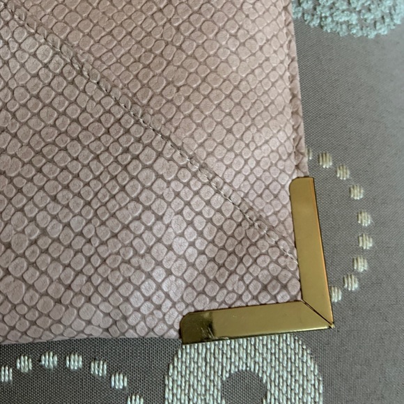 ASOS Tan and Gold Large Envelope Clutch - Picture 5 of 6